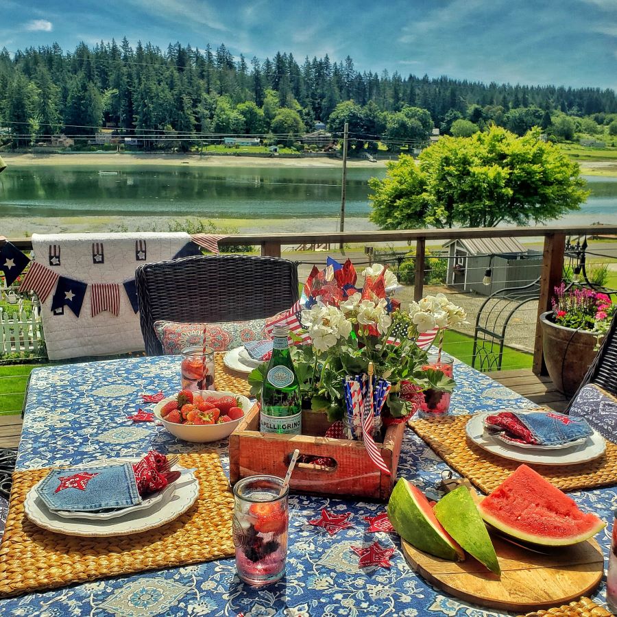a perfectly patriotic tablescape overlooking the water