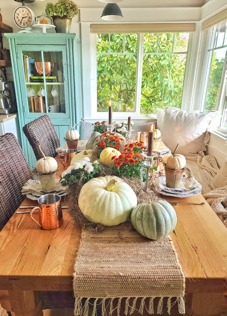 How to Warm up Your Fall Table Using Pumpkins and Mums