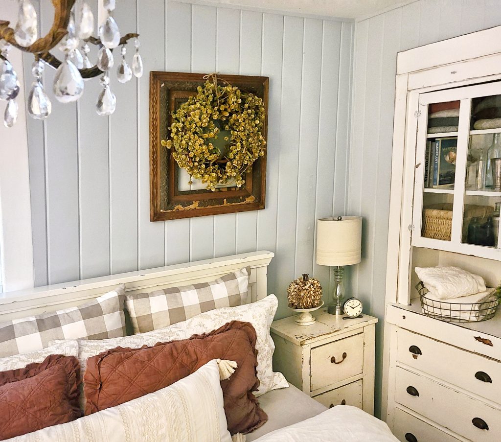 vintage fall bedroom