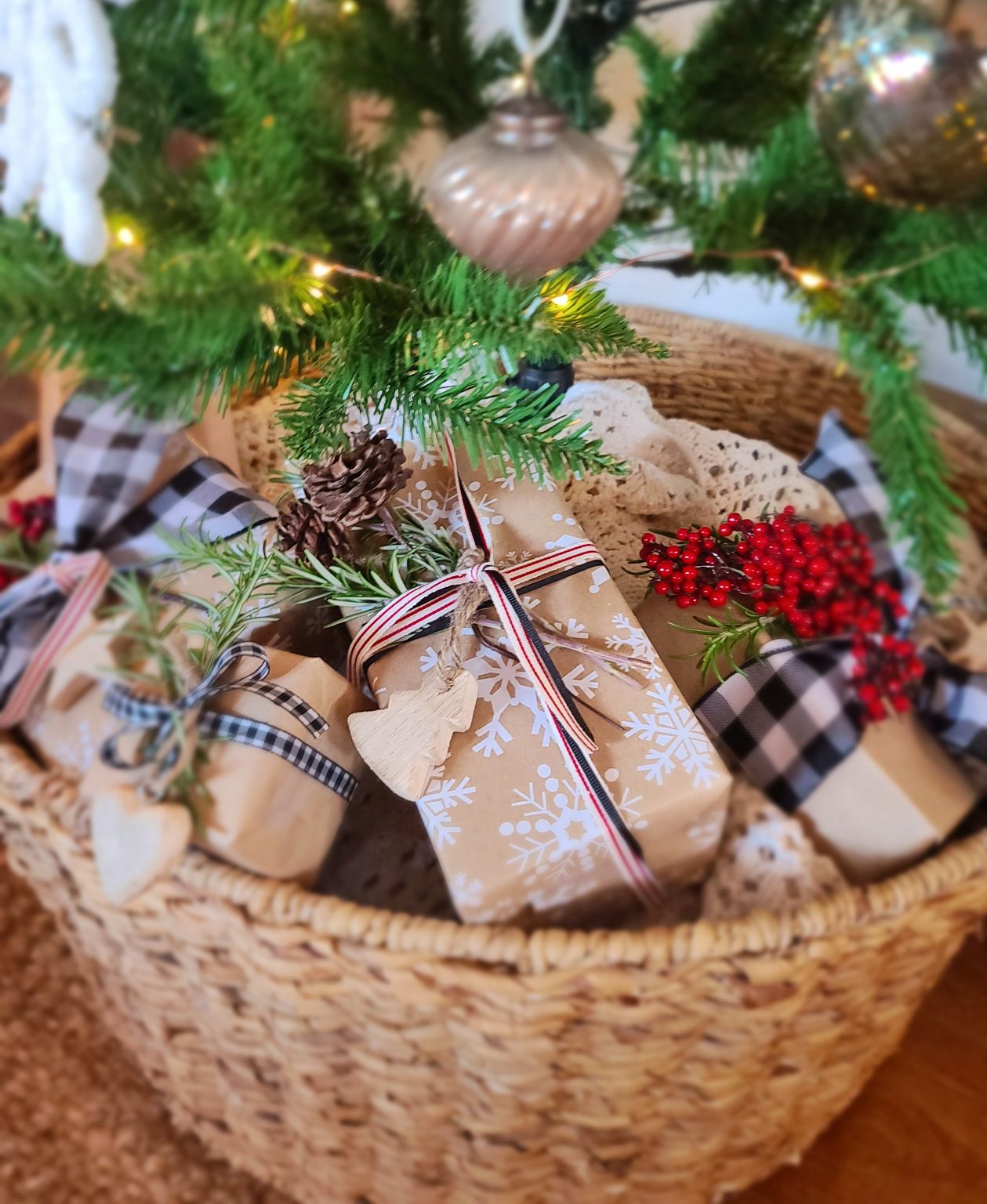 A Cozy Little Cottage Christmas Home Tour With Decor Ideas and ...