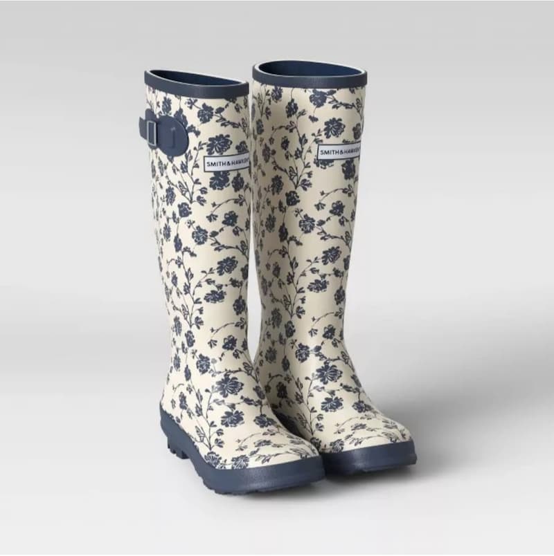 Are these the cutest rubber boots? You can find these Smith & Hawken at Target for $40.