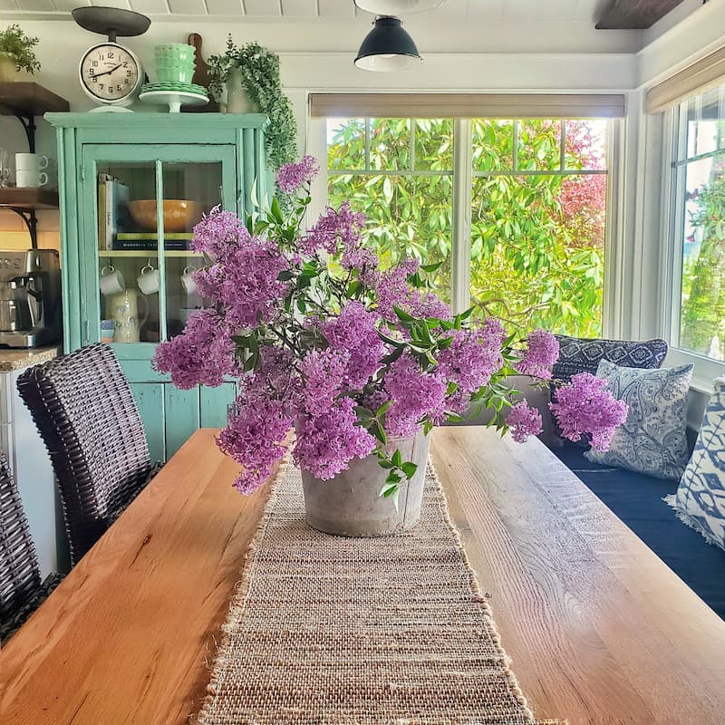 Bringing the outdoor elements inside with fresh cut lilacs