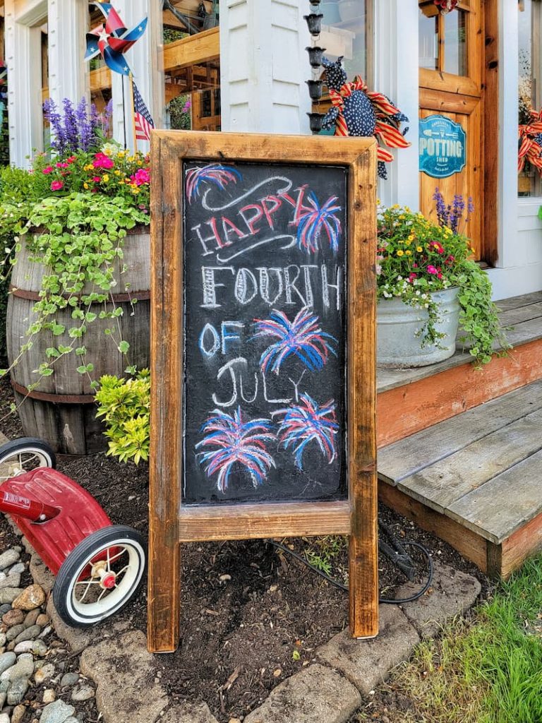 Easel chalkboard with a 4th of July message