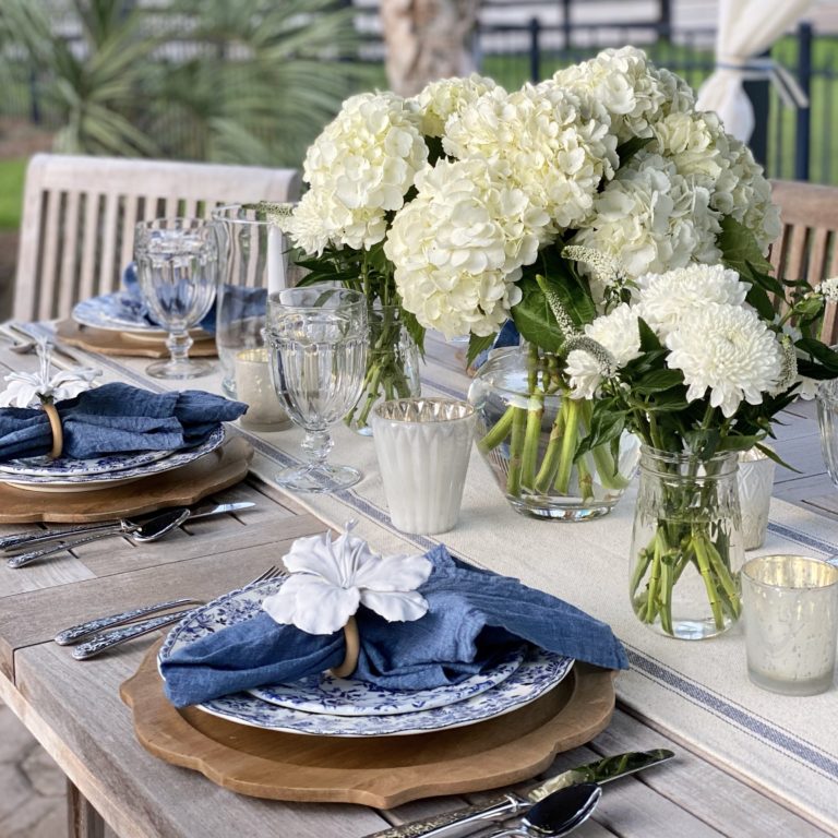 BLUE AND WHITE TABLESCAPE