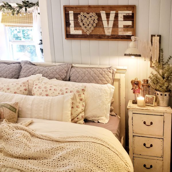 Christmas cottage bedroom