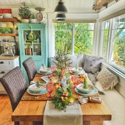 How to Create a Christmas Cottage Tablescape for a Festive Holiday Feast