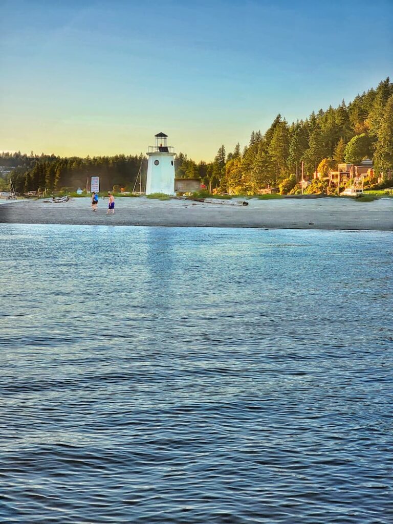 Gig Harbor lighthouse on the water