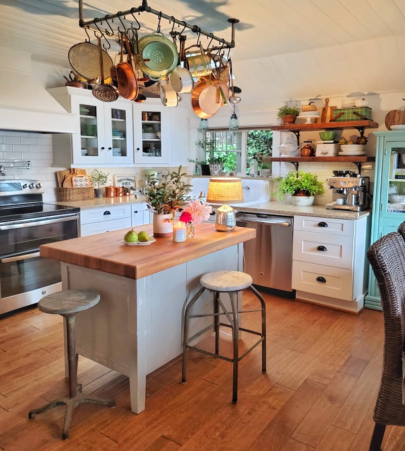 Transition Your Home Decor From Summer To Fall: fall kitchen