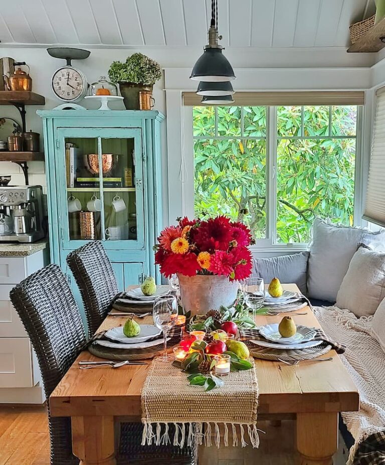 Create a Simple Yet Fabulous Fall Tablescape By Bringing the Outdoors ...
