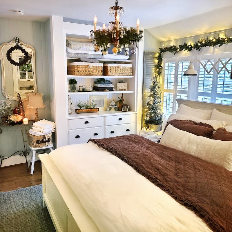 Christmas cottage bedroom 