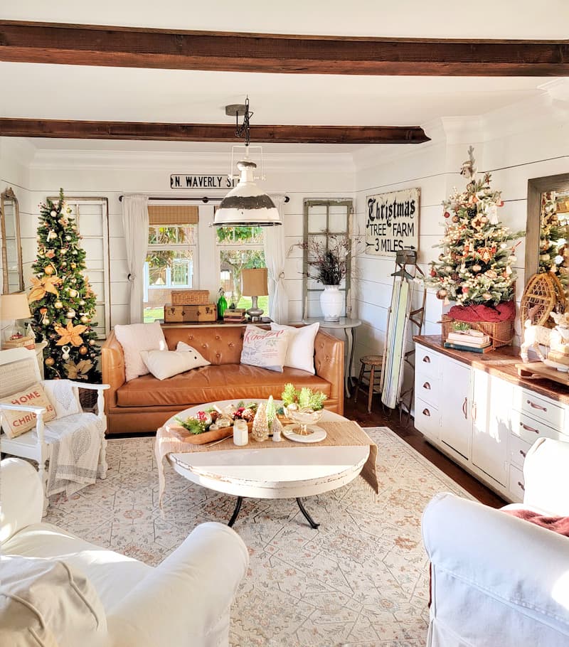 vintage cottage Christmas living room