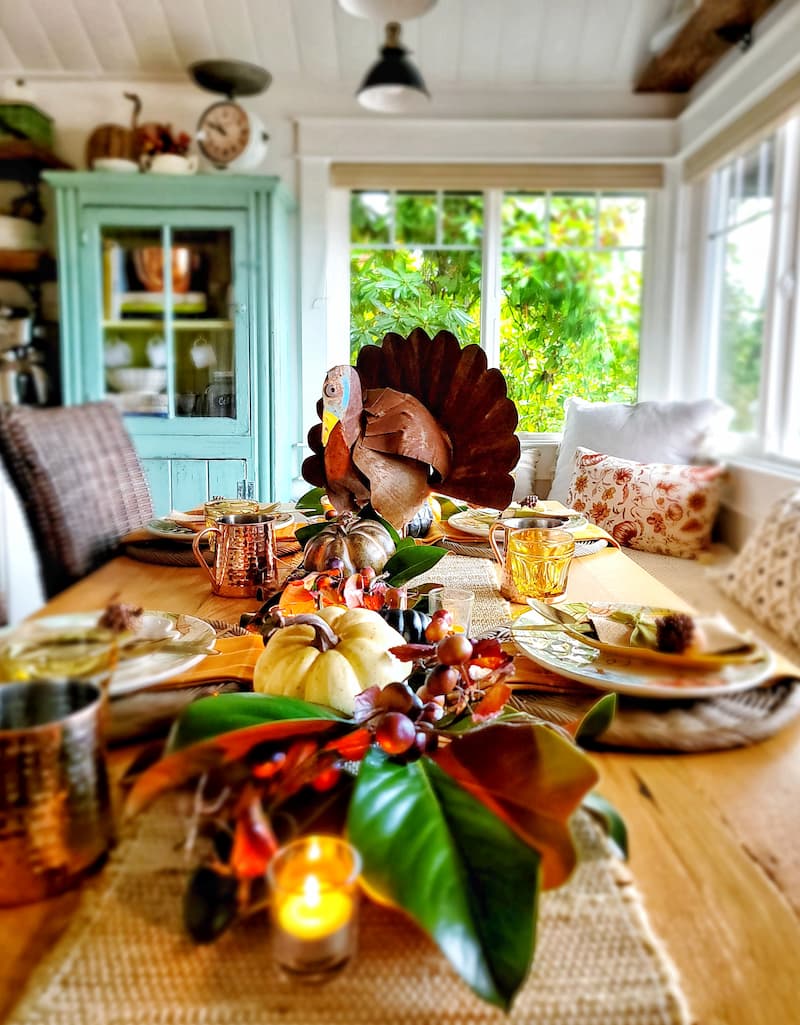 Thanksgiving table