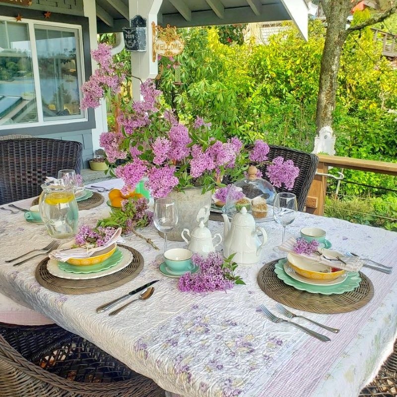 A May spring tablescape