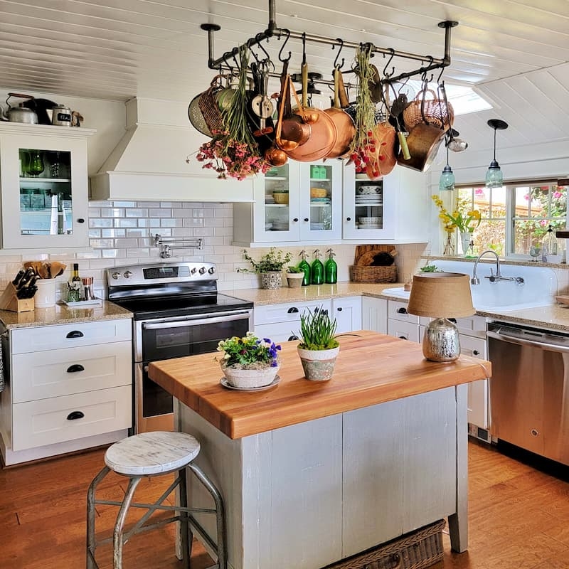 spring cottage home tour in kitchen