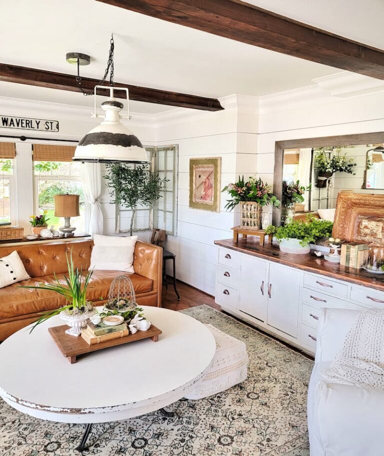 Celebrating Spring With a Cheerful Cottage Style Home Tour - Shiplap ...