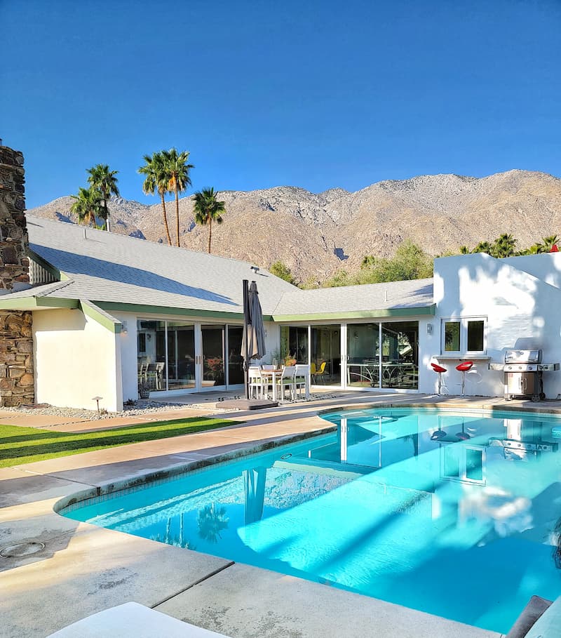 Palm Springs Airbnb pool and house