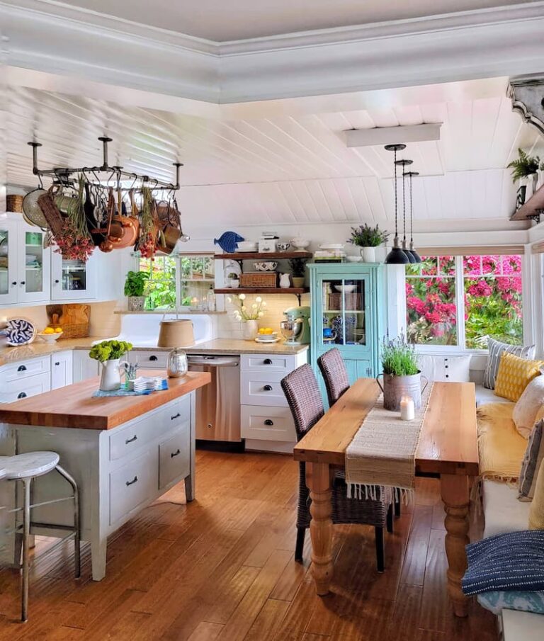 Simple Summer Beach Cottage Kitchen and Garden Home Tour (Part 2 ...