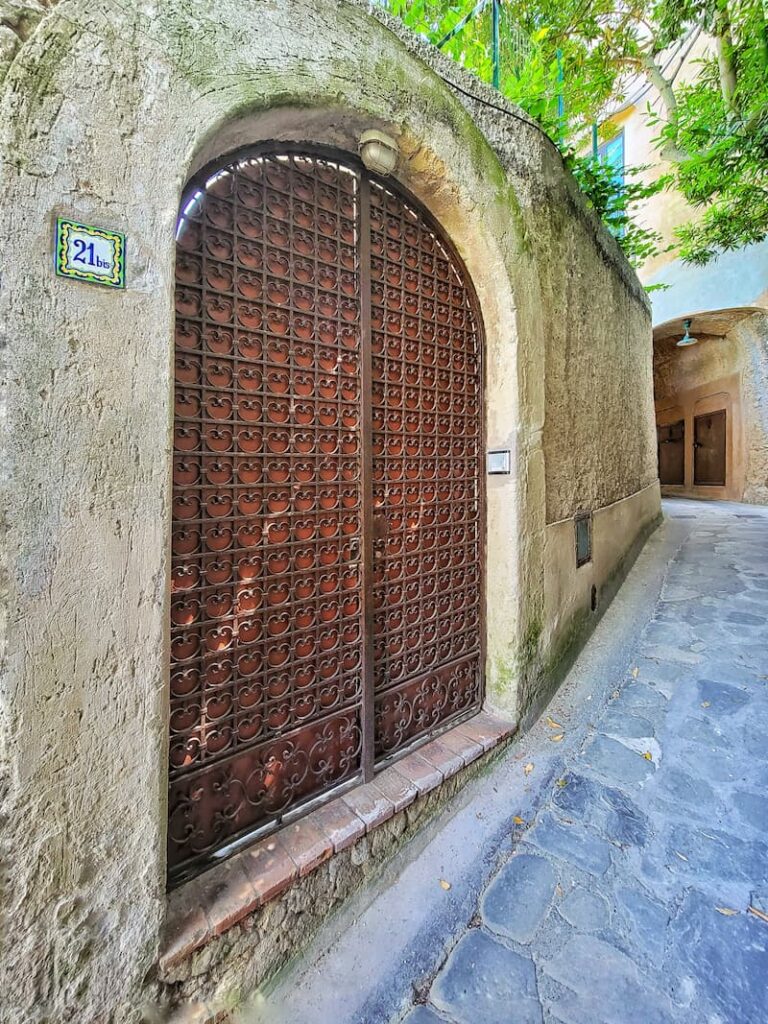 vintage European curved gate