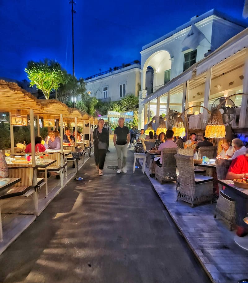 sidewalk café in Capri, Italy - trip to Italy and Greece