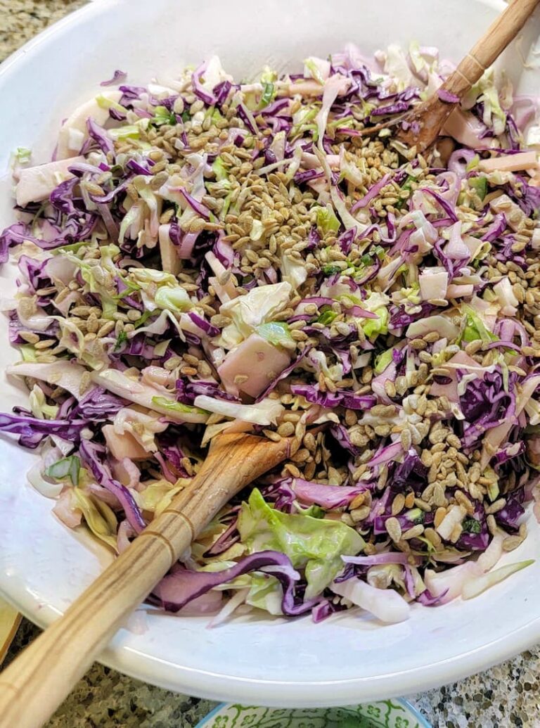 A Crunchy and Healthier Homemade Coleslaw Recipe With No Mayo