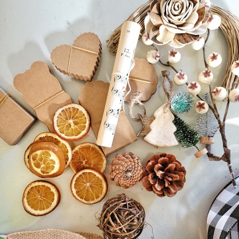dried oranges and holiday decor