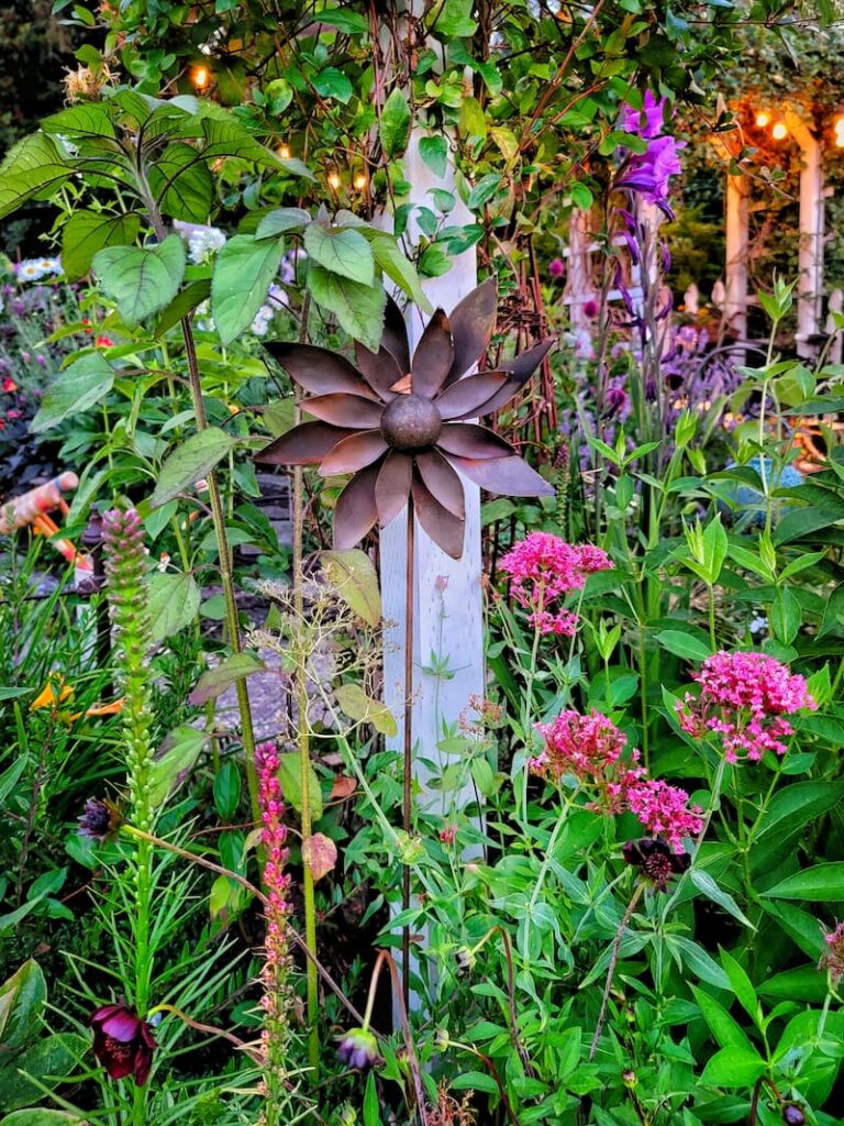 summer cottage and cut flower garden -dahlia wind spinner
