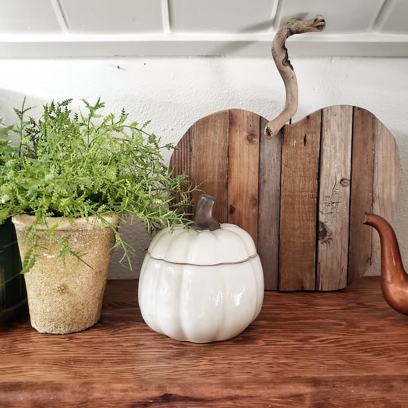 creating a cozy fall kitchen: vignette