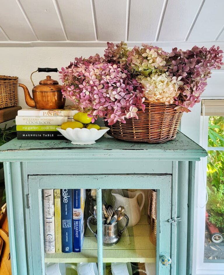 Simple Tips on How to Dry Hydrangeas for Your Home Decor - Shiplap and ...