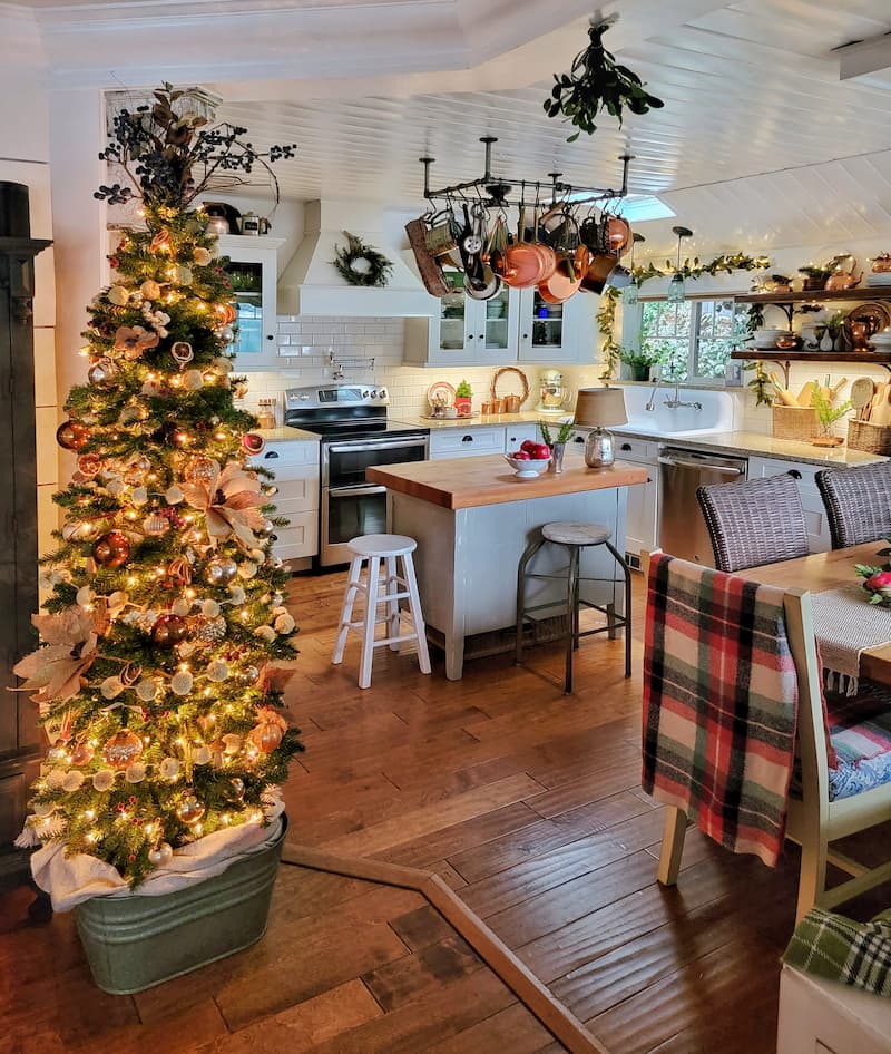 cottage Christmas kitchen