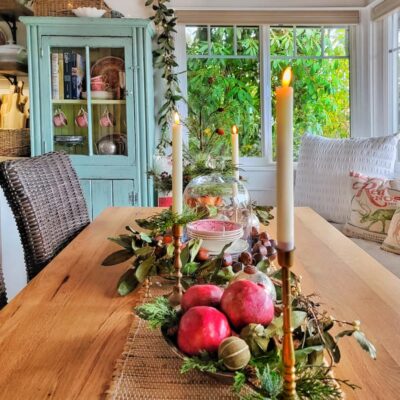Quick and Easy Cozy Christmas Cottage Kitchen Decorating Ideas