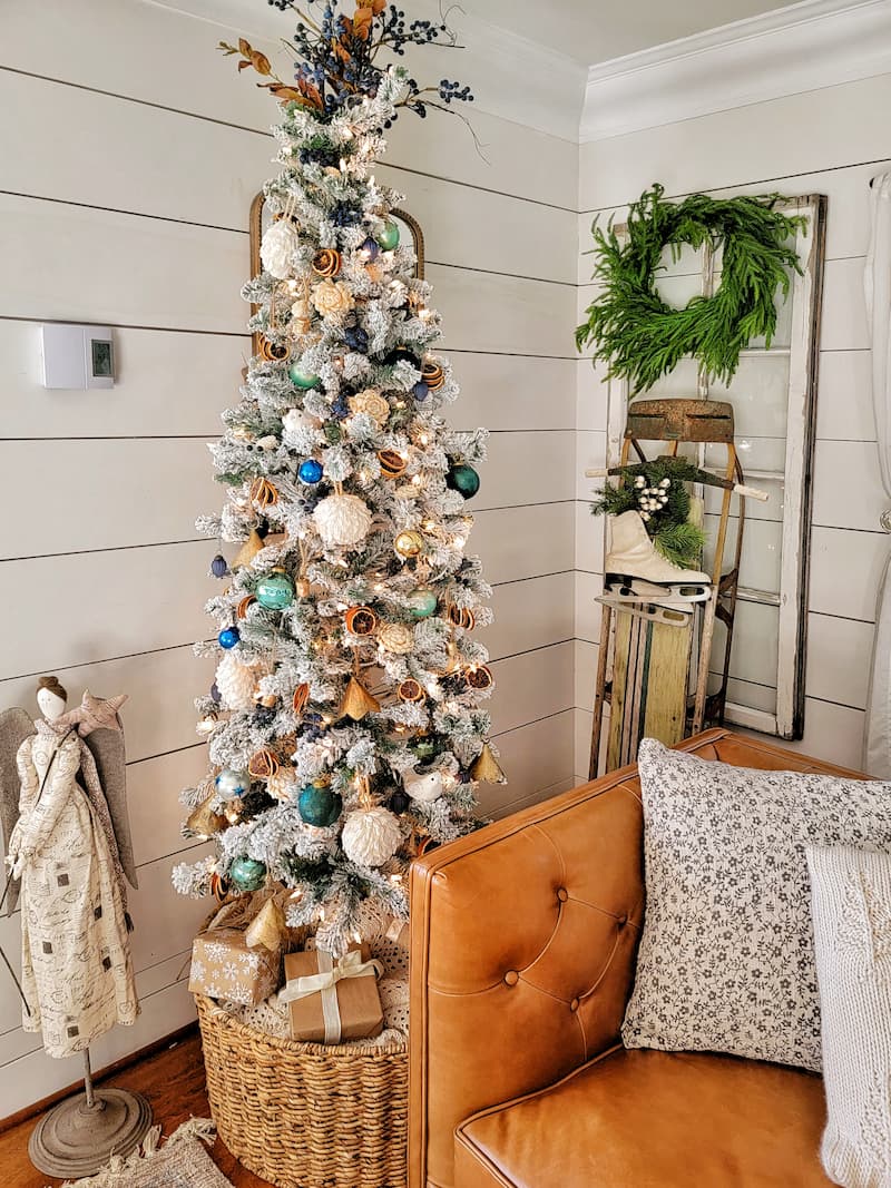 Creative Christmas Tree Ideas and Inspiration for Your Small Spaces ...