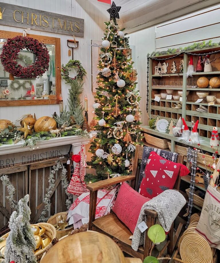 20 Ideas and Inspiration for Christmas Decor Themes in 2023