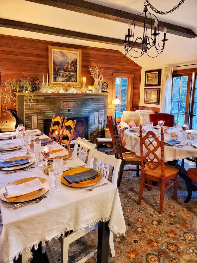 Thanksgiving dinner dining room