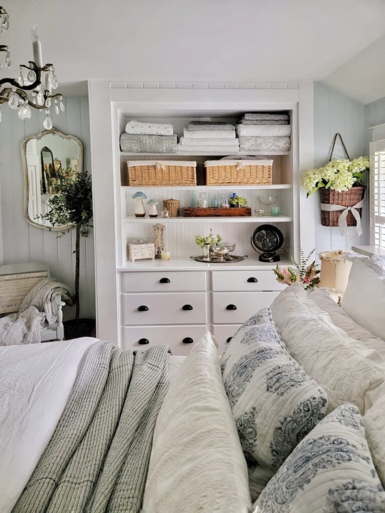 Spring Home Tour and Decorating Ideas: bedroom