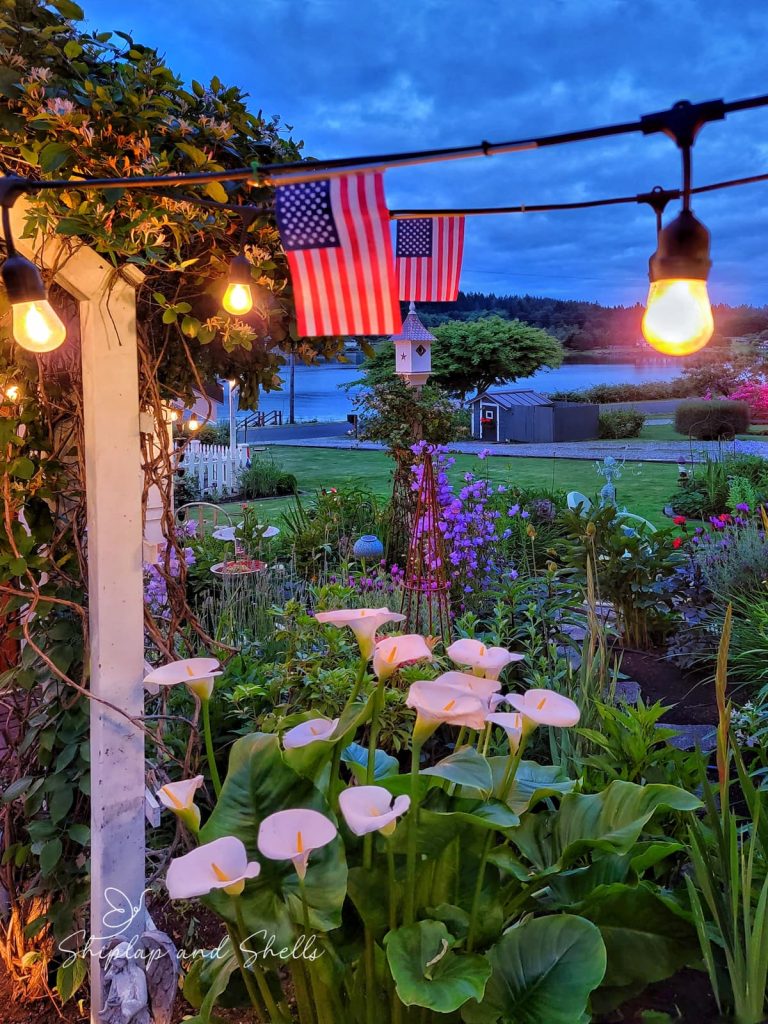 4th of July patriotic outdoor decorating