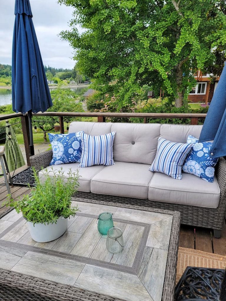 summer outdoor patio furniture
