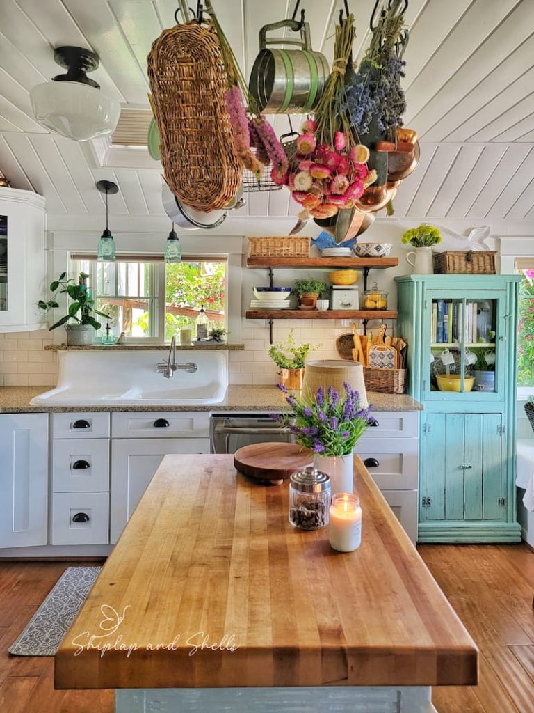 Summer coastal beach cottage kitchen