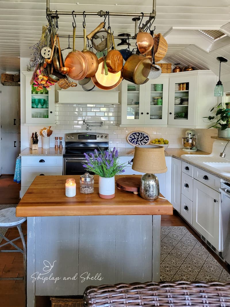 Discover Cottagecore Charm with These Kitchen Design Ideas - Shiplap ...