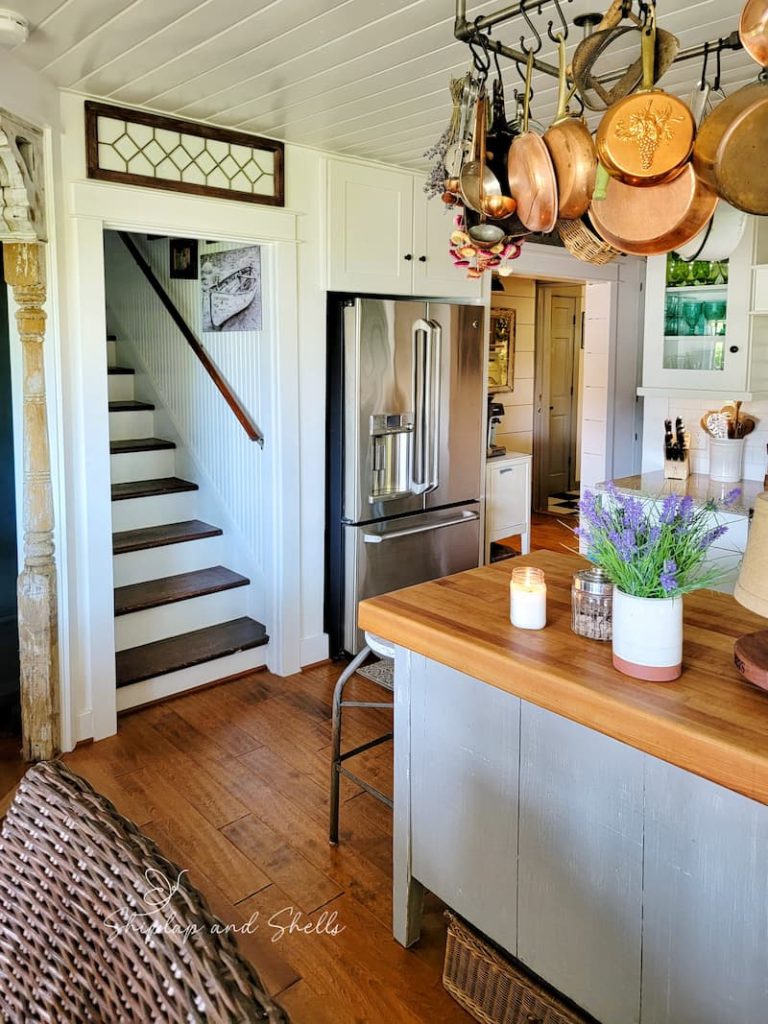 Summer coastal beach cottage kitchen
