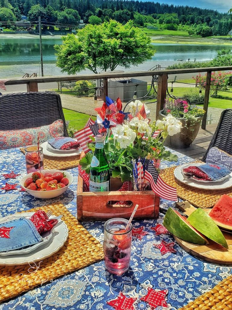 Perfectly Patriotic 4th of July Tablescape Ideas