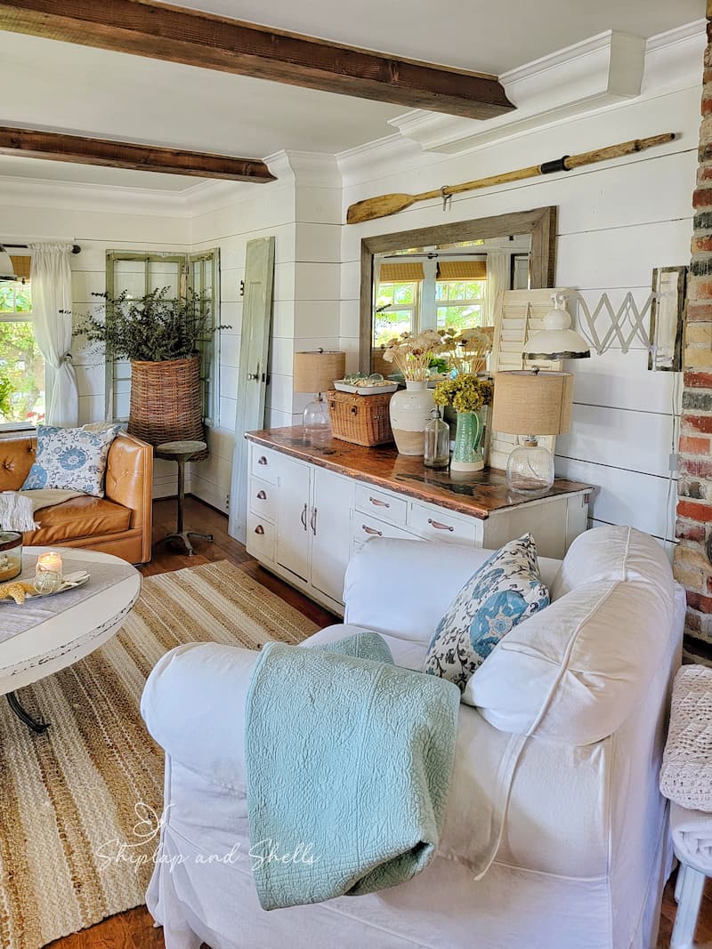 Beach Cottage Decorating Ideas for Summer With Coastal Charm - Shiplap ...