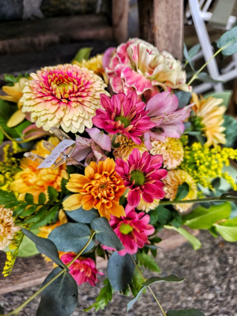 fresh flower bouquets