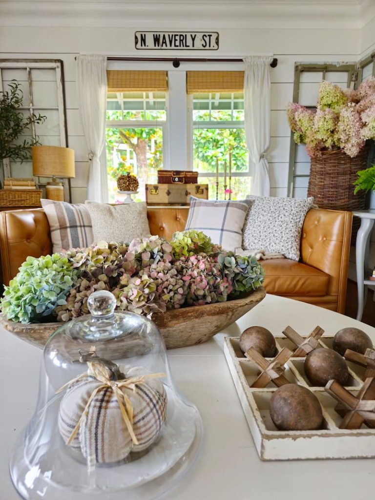 Neutral Fall Decor Ideas for a Warm and Comfy Cottage