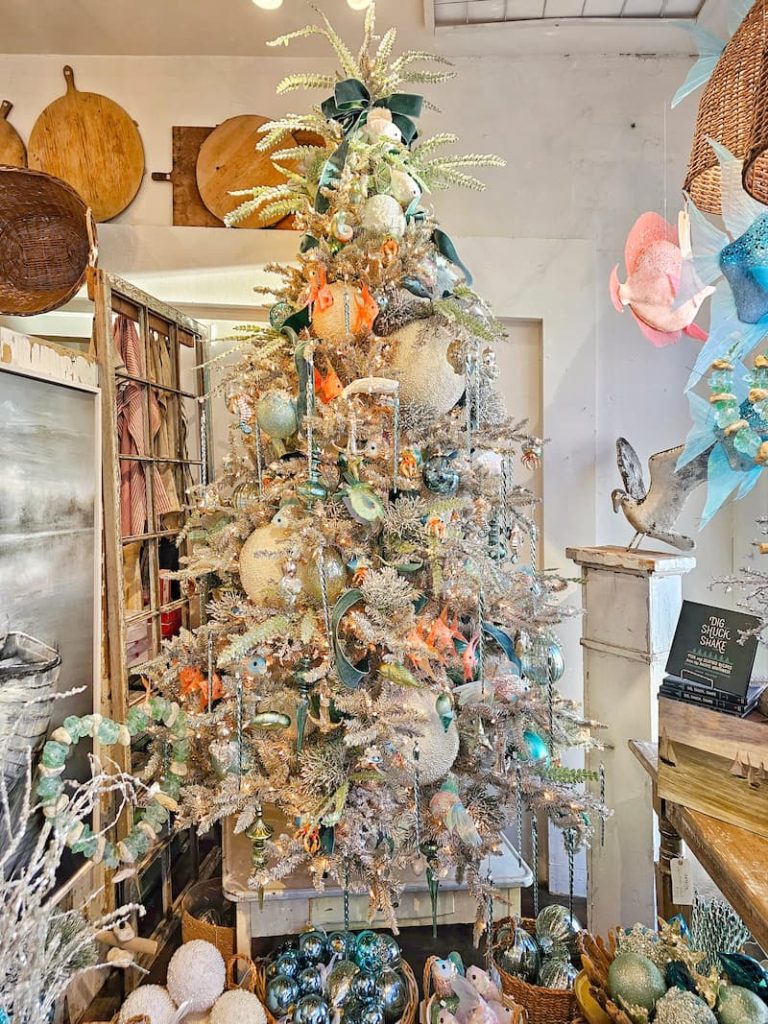  coastal Christmas decor themed Christmas tree