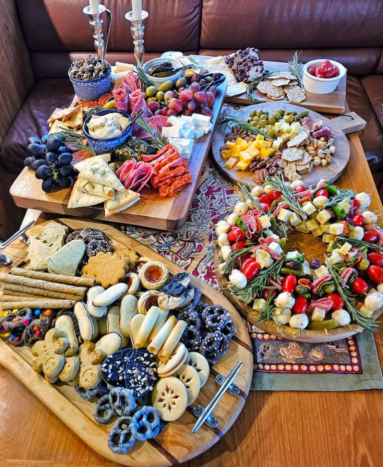 Christmas Charcuterie Board Ideas For Your Holiday Party