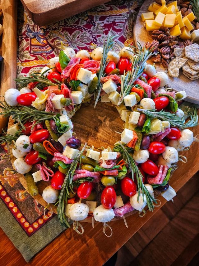 Christmas Charcuterie Board Ideas For Your Holiday Party - Shiplap and ...