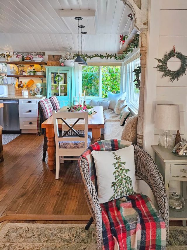 How to Mix Vintage and Modern Christmas Decor - Shiplap and Shells