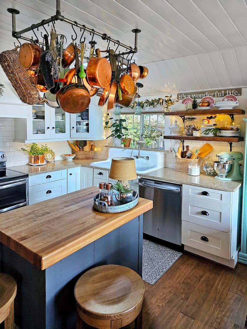 How to Mix Vintage and Modern Christmas Decor - Shiplap and Shells