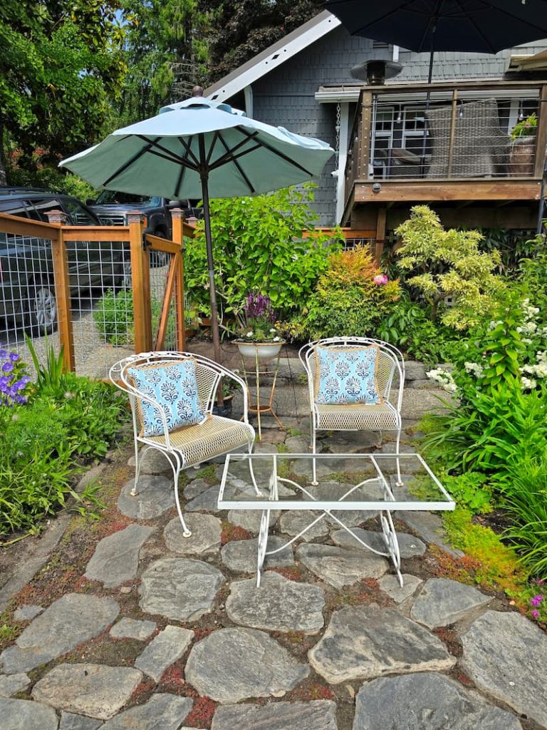 seating area in the cottage garden