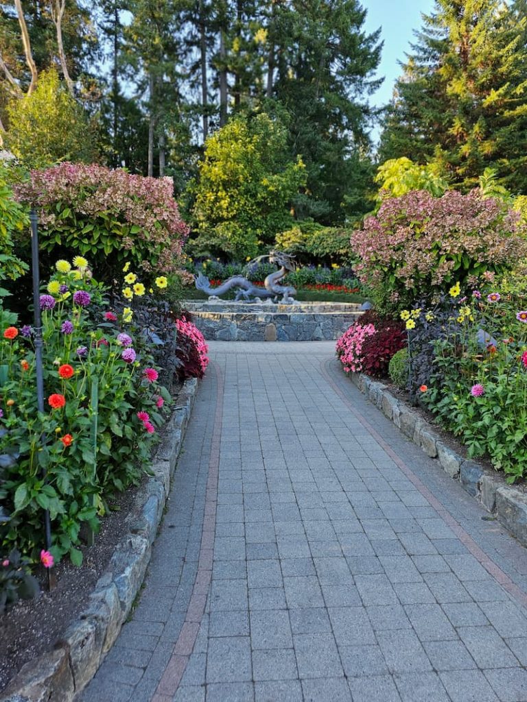 the Butchart Gardens dragon fountain sculture